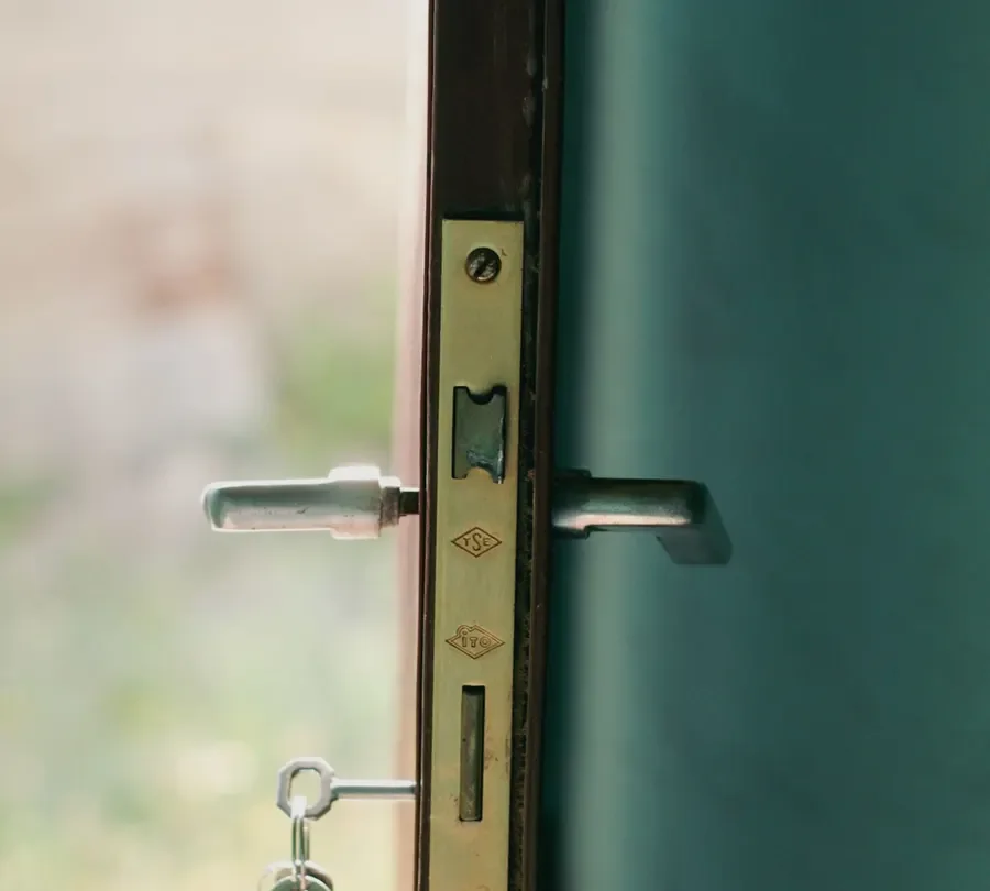 Open door showing the locking edge and handle – commercial locksmith Bournemouth advice on the right lock for a business entrance from Locksmith Bournemouth